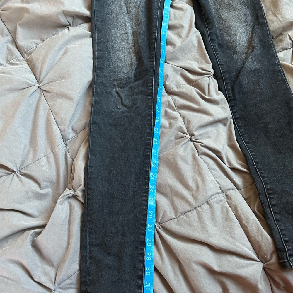 Tall Ladies Buckle Black skinny stretch jeans 27 x 34   Actual 32” inseam - Picture 4 of 7
